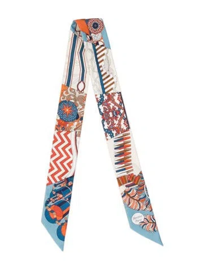 Pre-owned Hermes De L'ombrelle Aux Duels Silk Twilly Scarf In Neutral