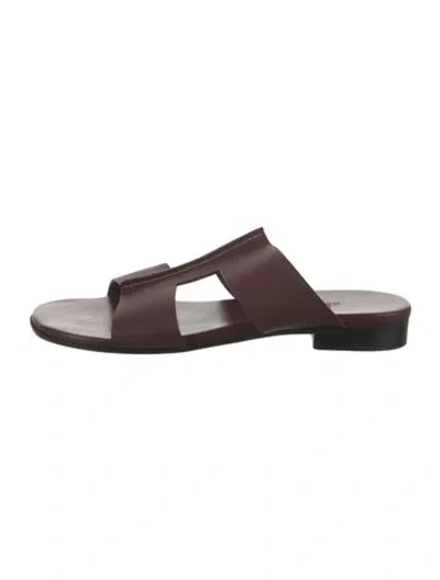 Pre-owned Hermes Devise Leather Slides In Burgundy