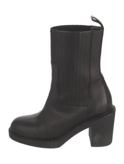 Pre-owned Hermes Donia 70 Leather Boots In Black