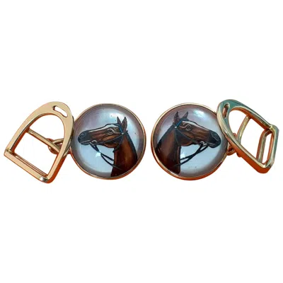 Pre-owned Hermes Exceptional Hermès Vintage Essex Crystal Gold Cufflinks Horse Stirrup Pattern In Gray