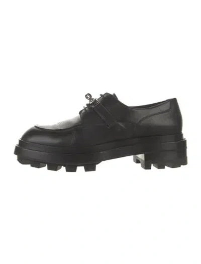 Pre-owned Hermes First Leather Oxfords In Black
