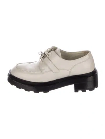 Pre-owned Hermes First Leather Oxfords In White