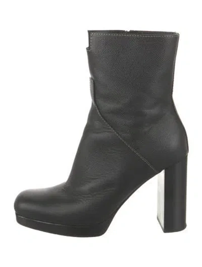 Pre-owned Hermes Flatteuse Leather Boots In Black