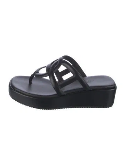 Pre-owned Hermes Gipsy Leather Slides In Black
