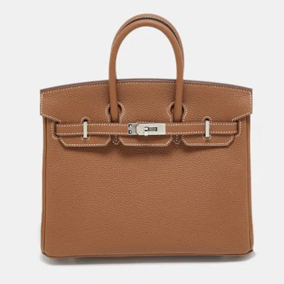 Pre-owned Hermes Gold Togo Leather Palladium Finish Birkin 25 Bag In Brown
