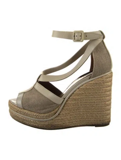 Pre-owned Hermes Ibiza T-strap Pumps In Neutral