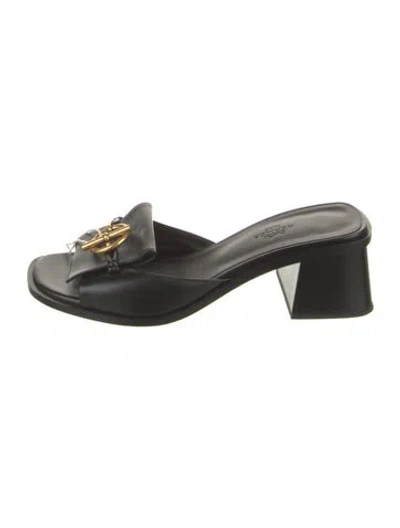 Pre-owned Hermes Ilot 50 Leather Slides In Black