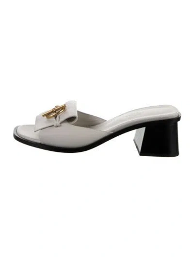 Pre-owned Hermes Ilot 50 Leather Slides In White