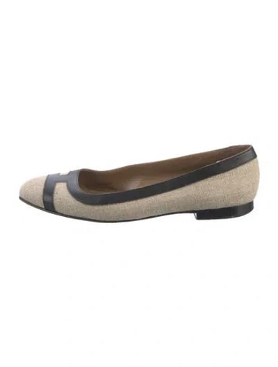 Pre-owned Hermes Infinitif Canvas Flats In Neutrals