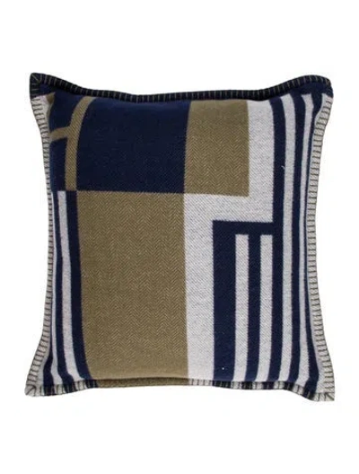 Pre-owned Hermes Ithaque Throw Pillow In Green
