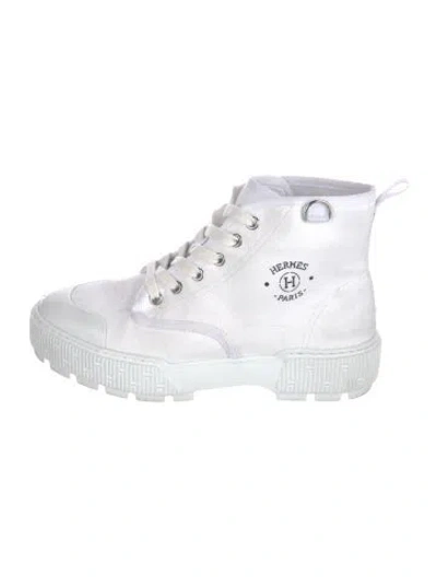 Pre-owned Hermes Itineraire Athletic Sneakers In White
