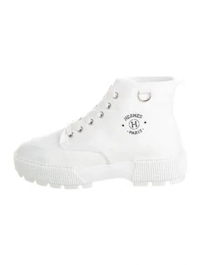 Pre-owned Hermes Itineraire Canvas Combat Boots In White