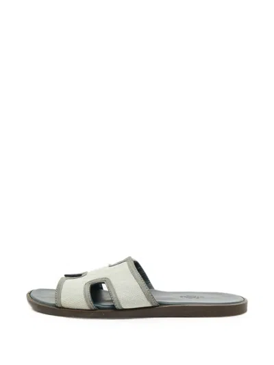 Pre-owned Hermes Izmir Canvas Slides In White