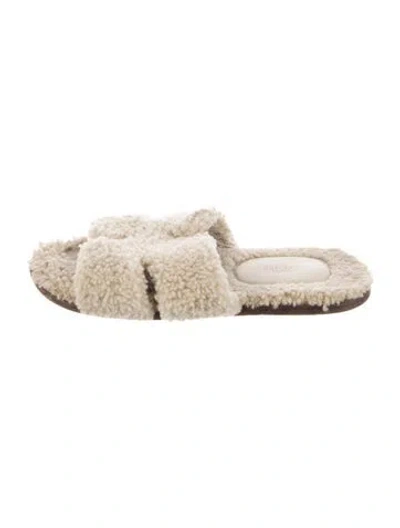 Pre-owned Hermes Izmir H Logo Slides In Neutrals