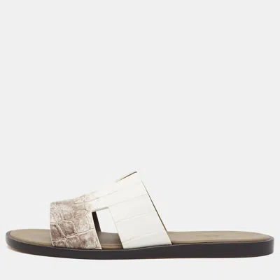 Pre-owned Hermes Izmir Himalaya Size 42 Two Tone Crocodile Leather Flat Slide In Cream