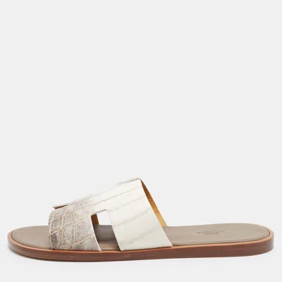Pre-owned Hermes Izmir Himalaya Size 42 Two Tone Crocodile Leather Flat Slide In Cream