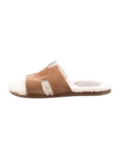 Pre-owned Hermes Izmir Shearling Slides In Brown