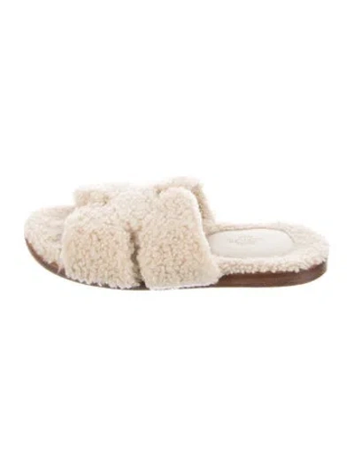 Pre-owned Hermes Izmir Shearling Slides In Neutral