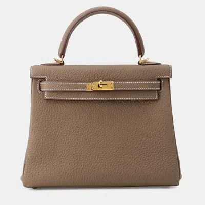 Pre-owned Hermes Kelly Retourne Etoupe Togo Leather Size 25 In Sand