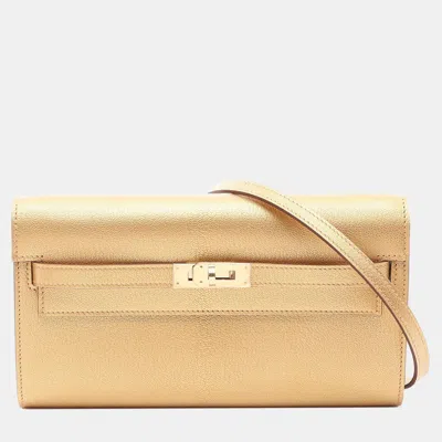 Pre-owned Hermes Kelly To Go Dore Metallic Chevre Chamkilight Goatskin Leather Wallet Bag In Gold
