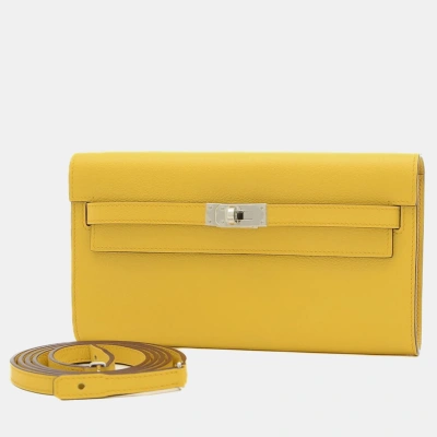 Pre-owned Hermes Kelly To Go Evercolor Jaune Ambre B Engraved In Yellow