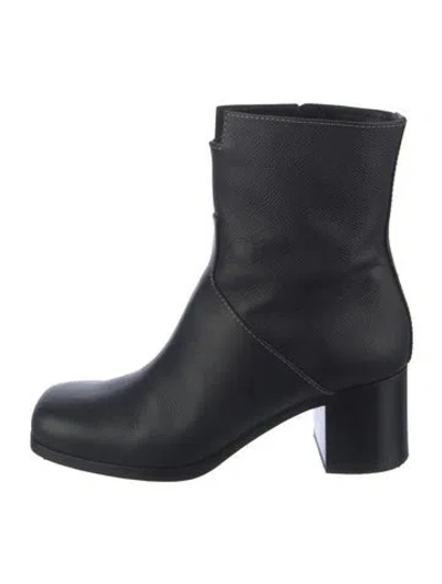 Pre-owned Hermes Leather Boots In Black