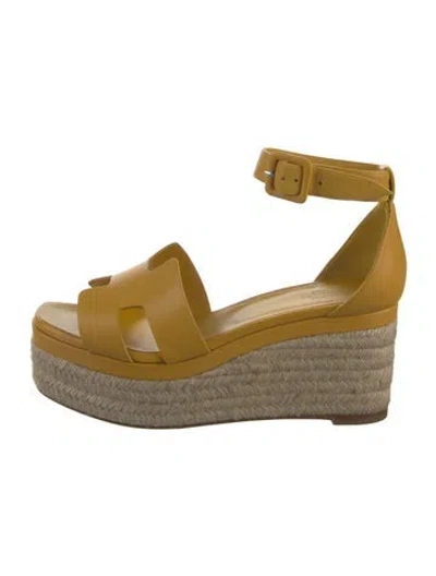 Pre-owned Hermes Leather Colorblock Pattern Espadrilles In Yellow