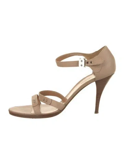 Pre-owned Hermes Leather D'orsay Pumps In Neutral