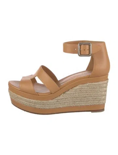 Pre-owned Hermes Leather Espadrilles In Neutral