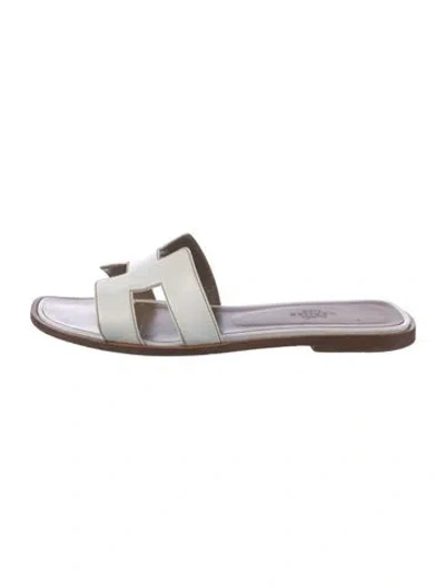Pre-owned Hermes Leather Flats In White