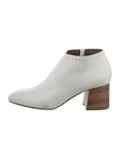 Pre-owned Hermes Leather Lasercut Accents Boots In White
