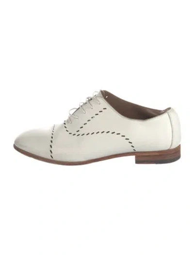 Pre-owned Hermes Leather Oxfords In White