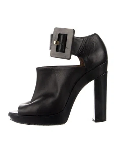 Pre-owned Hermes Leather Pumps In Black