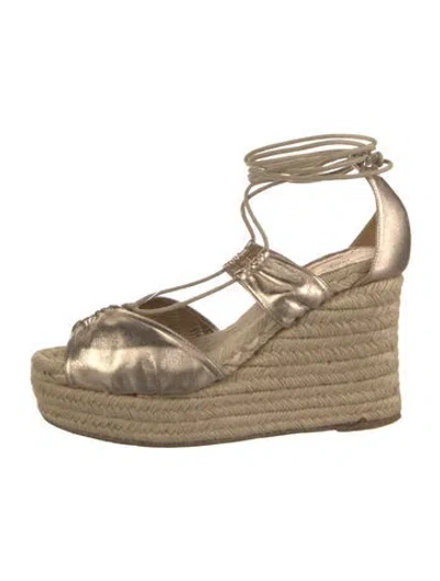 Pre-owned Hermes Leather Pumps In Gold/metallic