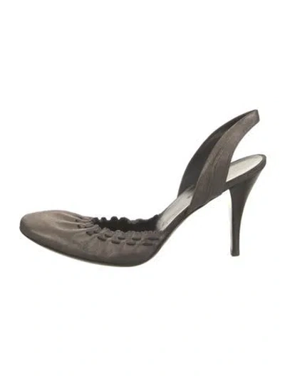 Pre-owned Hermes Leather Ruffle Embellishment Slingback Pumps In Neutrals