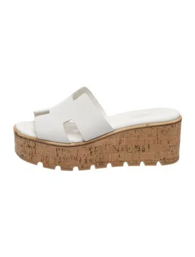 Pre-owned Hermes Leather Slides In Neutrals