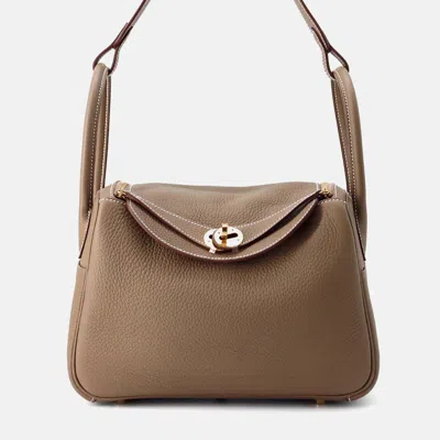 Pre-owned Hermes Lindy Etoupe Taurillon Clemence Size 26 In Brown