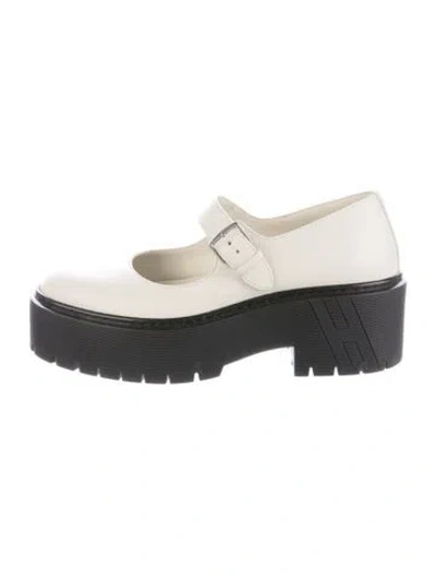 Pre-owned Hermes Mary Jane Leather Mary Jane Flats In Neutral