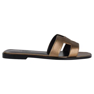 Pre-owned Hermes Metallic Vert Bronze Oran Sandal Epsom Leather Flat Shoes 37 / 7 In Black