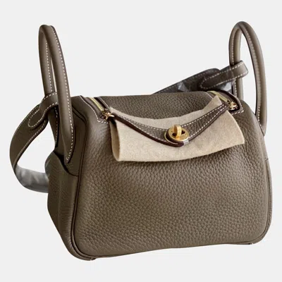 Pre-owned Hermes Mini Lindy Gen 2 Etoupe Gold Hardware Tc G Stamp In Sand