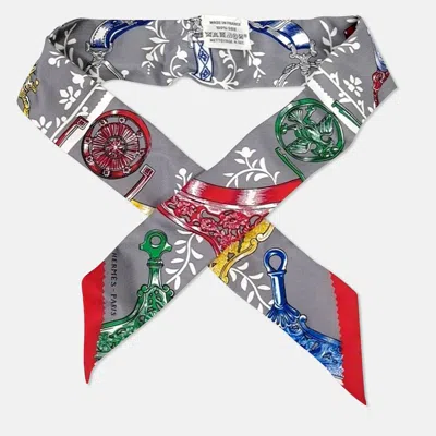 Pre-owned Hermes Multicolor Silk Twilly