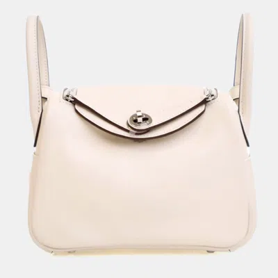 Pre-owned Hermes Nata Swift Mini Lindy 20 In Sand