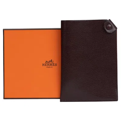 Pre-owned Hermes Hermès New Passport Holder Rouge H In Brown