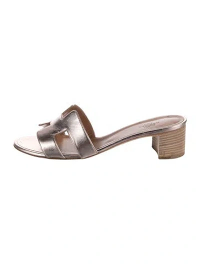 Pre-owned Hermes Oasis H Logo Slides In Metallic/neutrals