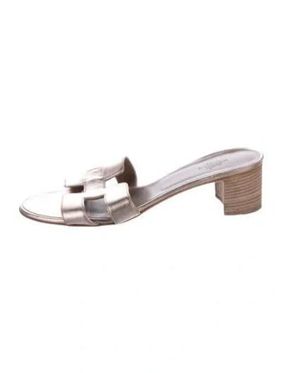 Pre-owned Hermes Oasis H Logo Slides In Metallic/pink