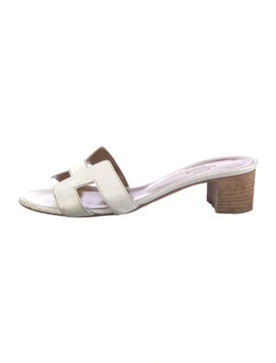 Pre-owned Hermes Oasis H Logo Slides In White