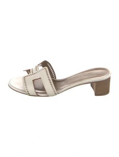 Pre-owned Hermes Oasis H Logo Slides In White