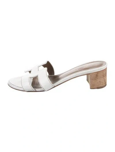 Pre-owned Hermes Oasis Leather Slides In White