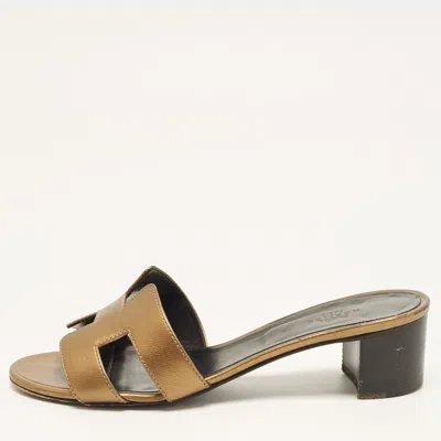 Pre-owned Hermes Oasis Size 36.5 Metallic Gold Leather Block Heel Slide Sandals