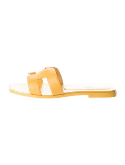 Pre-owned Hermes Oran Calfskin Slides In Yellow